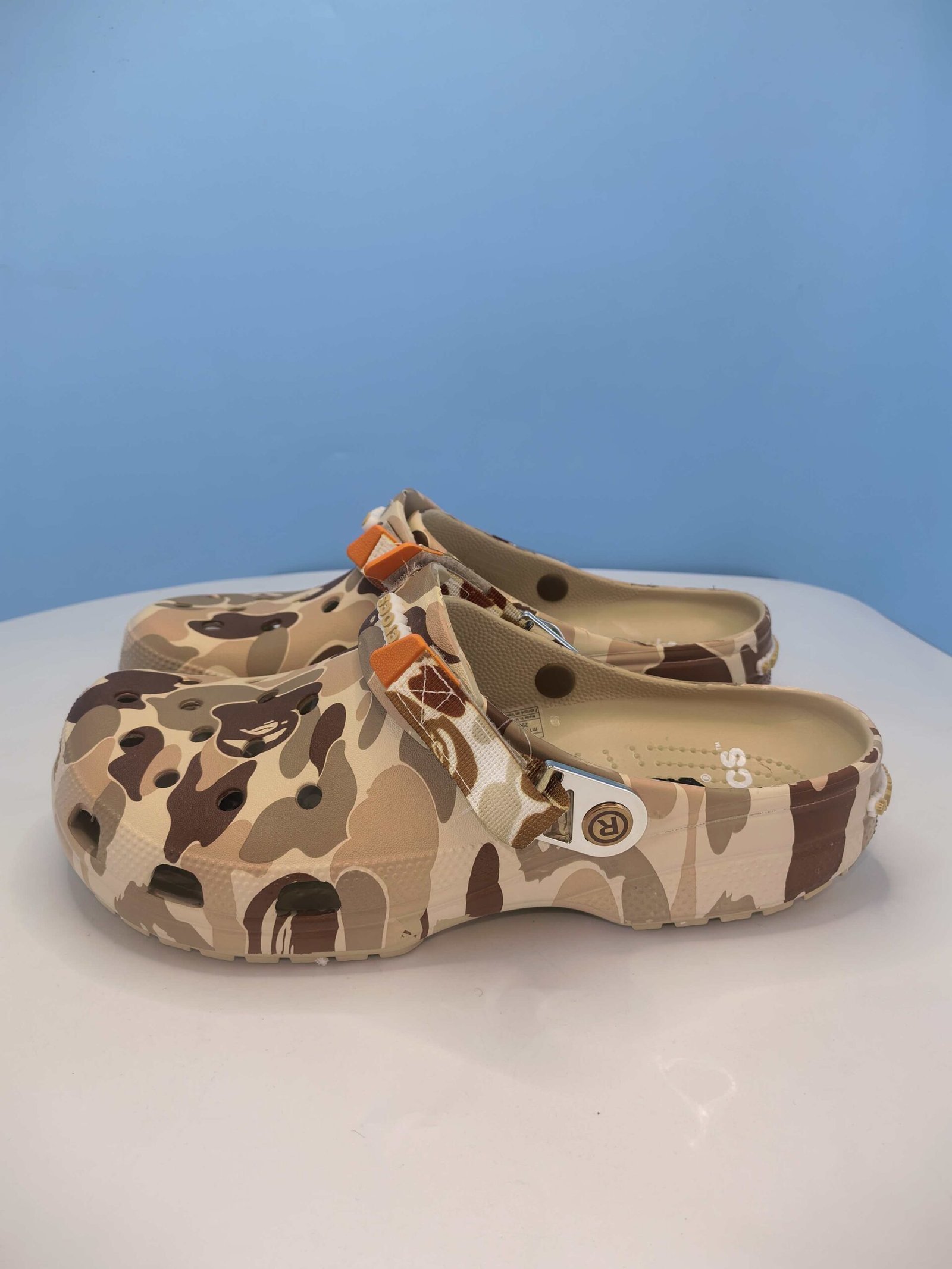 Crocs Unisex-Adult Classic Clogs|W12/M10